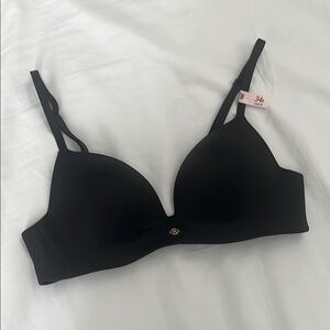 VS Black Push Up Bra